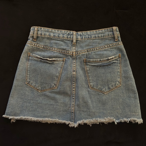 Forever 21 Frayed Hem Blue Denim Mini Skirt - Picture 4 of 8